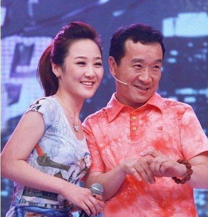 他们其貌不扬被称“丑星”，但女儿竟然这么美_大粤网_腾讯网